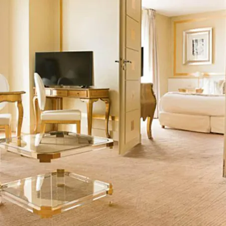 Renoir Hotel 4*