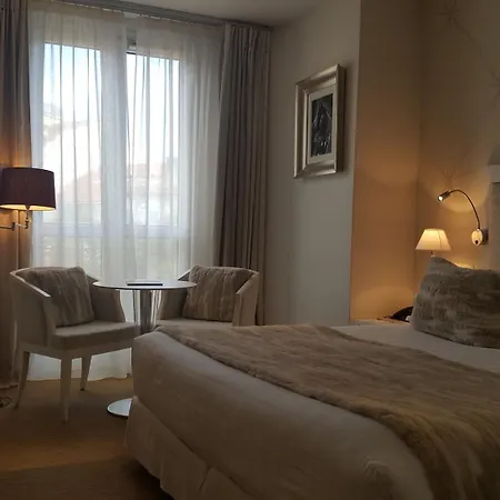 Renoir Hotel