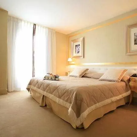 Hotel Renoir