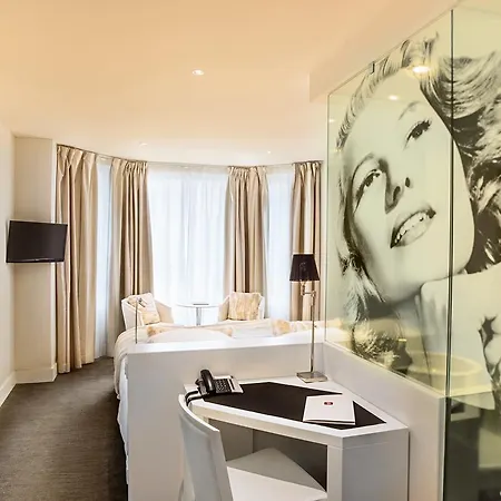 Hotel Renoir