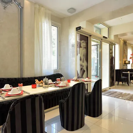 Renoir Hotel 4*