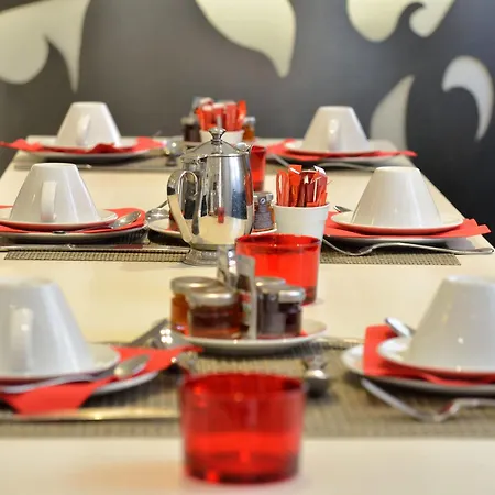Hotel Renoir