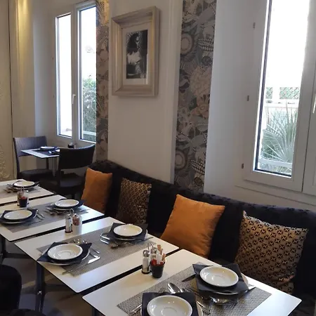 Hotel Renoir Cannes
