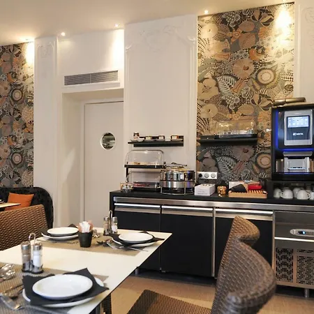 Hotel Renoir