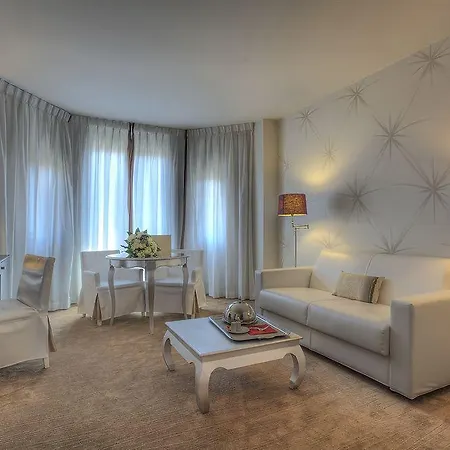 Renoir Hotel 4*